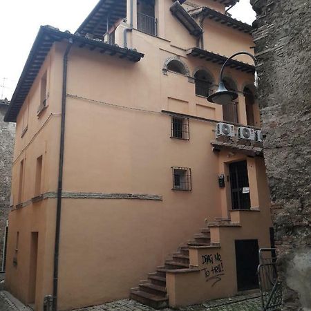 Il Teatro Alloggi Терни Экстерьер фото
